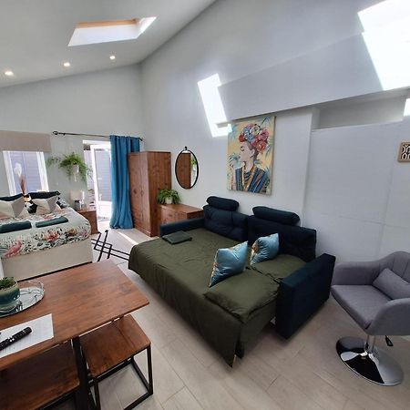 New, Stylish Studio Flat With Private Patio And Free On-Street Parking Check Out At 11Am Bournemouth Eksteriør billede