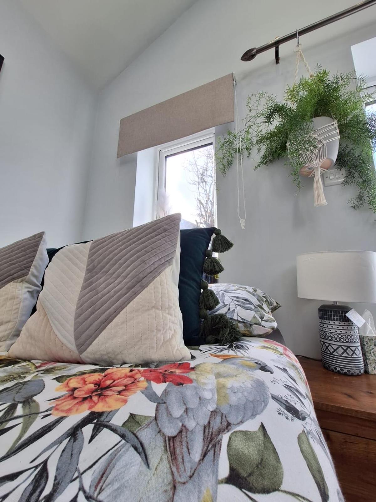New, Stylish Studio Flat With Private Patio And Free On-Street Parking Check Out At 11Am Bournemouth Eksteriør billede